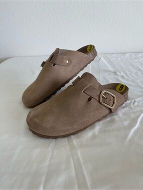 Autenti Clogs Sandals Womens Size US 9 / UE 40 Mule Suede Spain New taupe